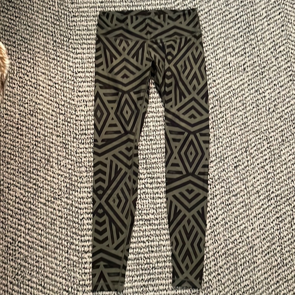 Unique Green and Black Geo Wunder Unders